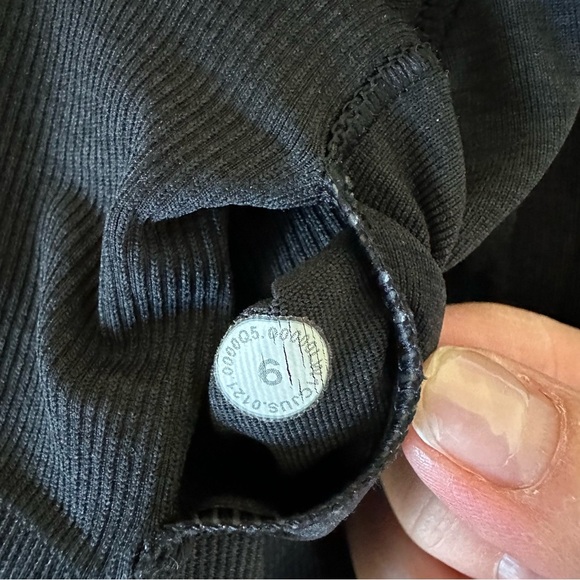 Lululemon Ebb to Street Ribbed Cropped Racerback Tank Top Charcoal Grey Size 6 - Picture 13 of 13